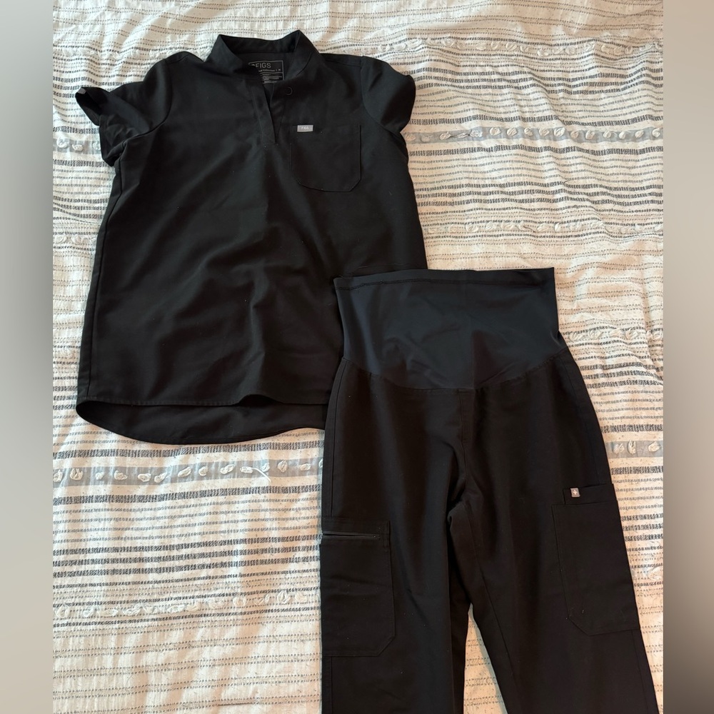 Figs maternity scrub set